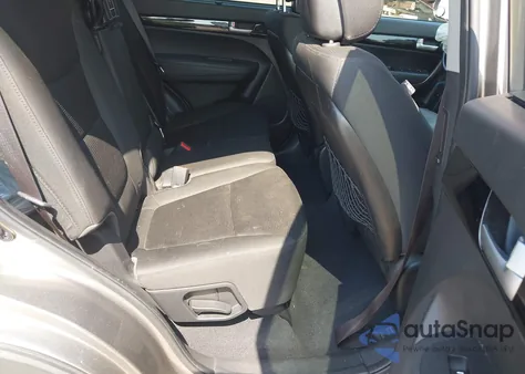 2015 Kia Sorento Lx z USA, uszkodzony, nr VIN 5XYKTCA64FG594129